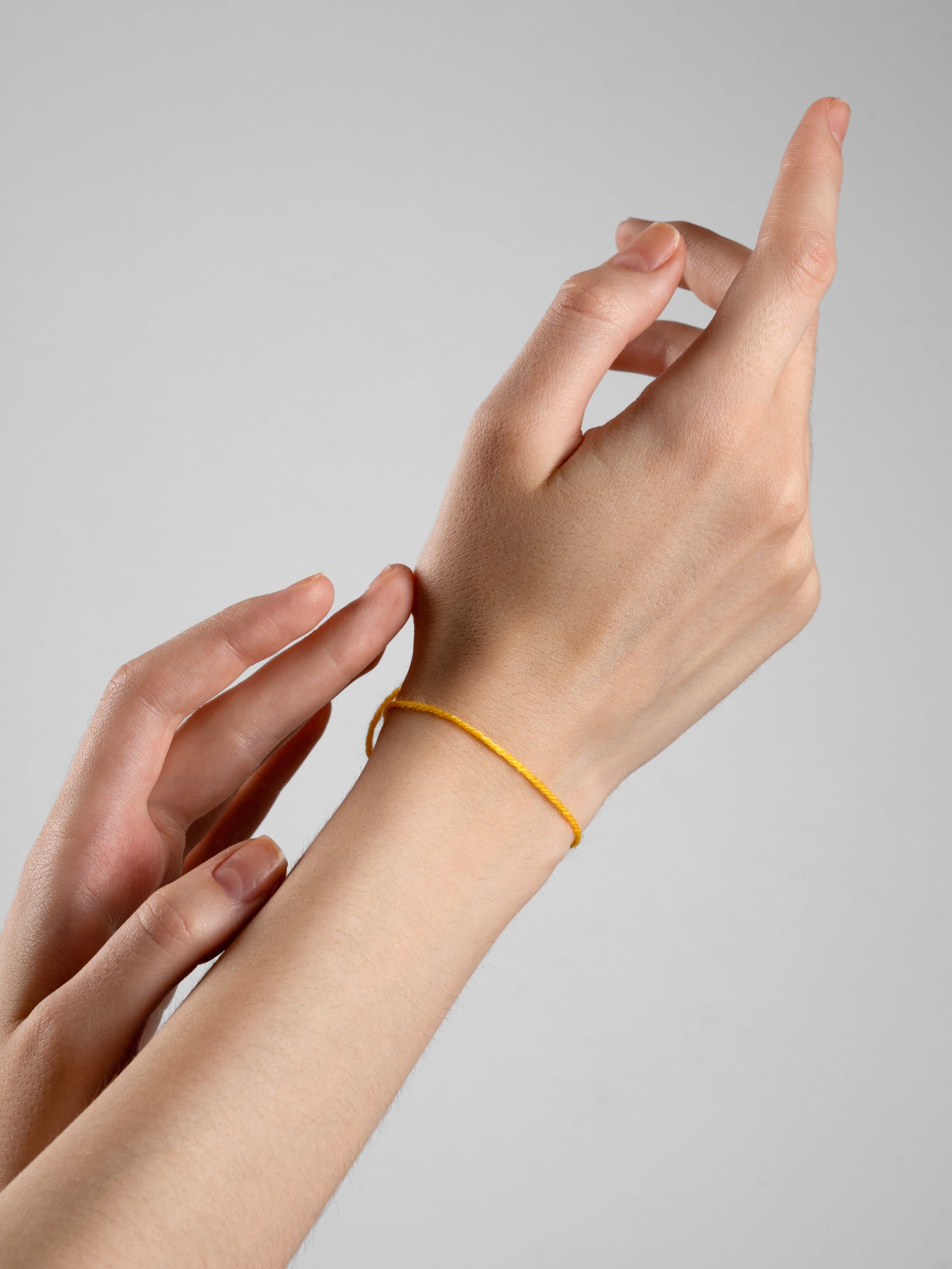 Жёлтая нить-оберег