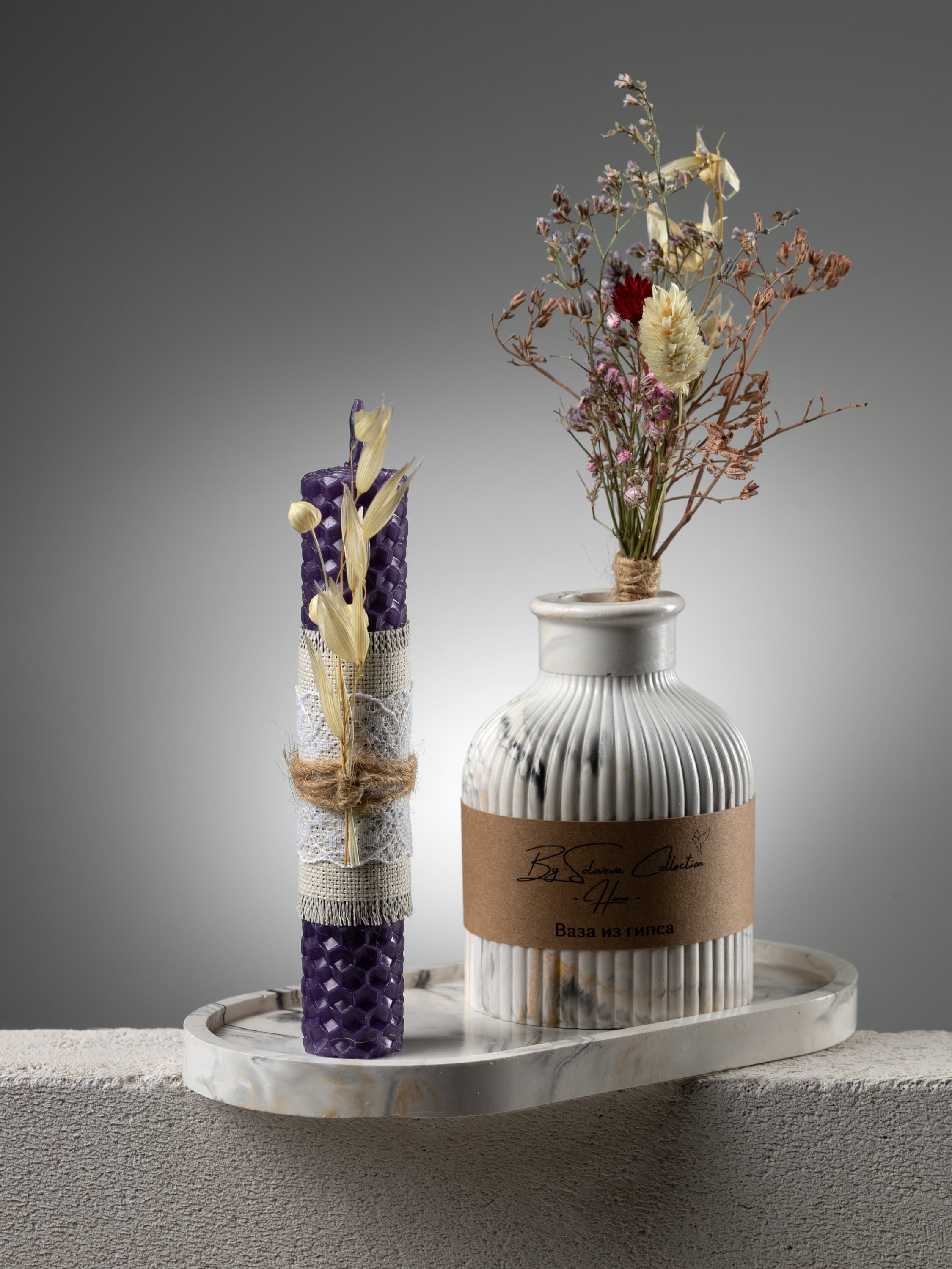 Фиолетовая свеча из вощины