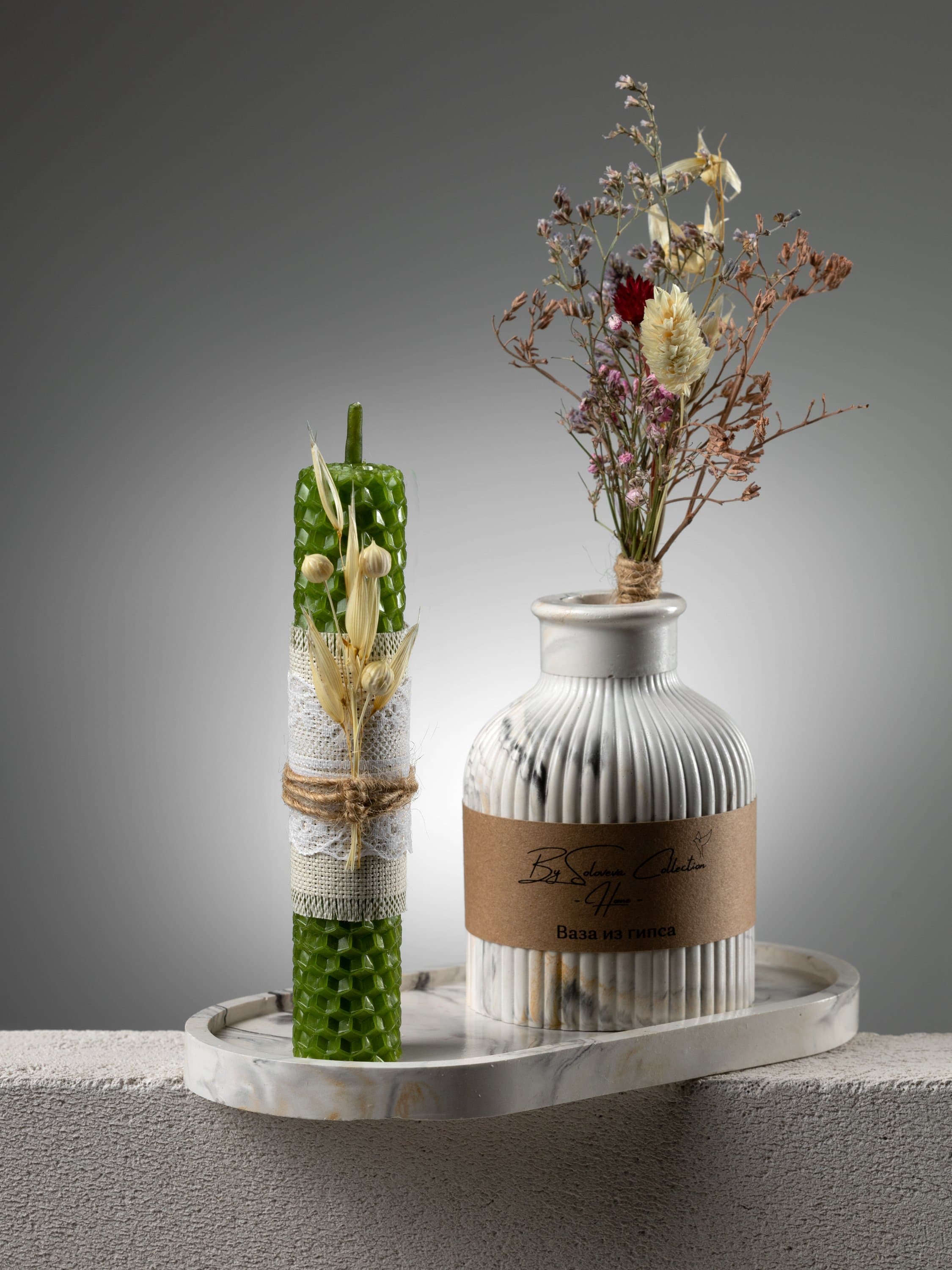 Зелёная свеча из вощины