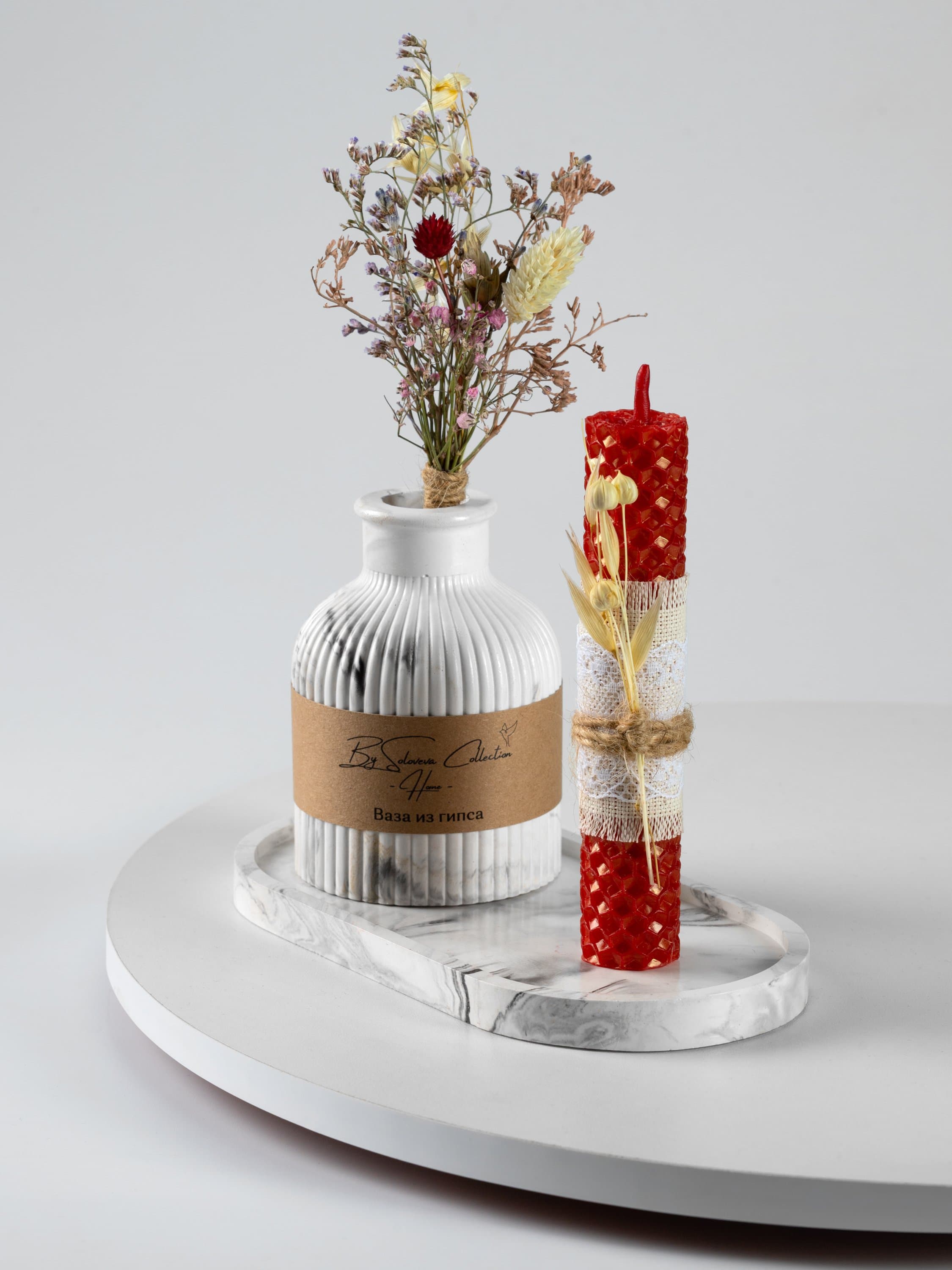 Красная свеча из вощины