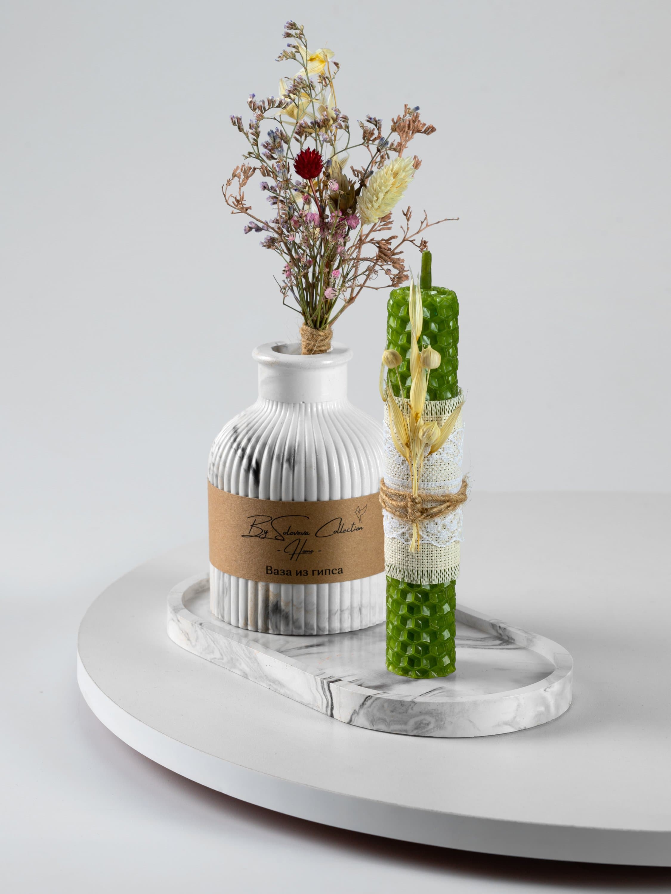 Зелёная свеча из вощины