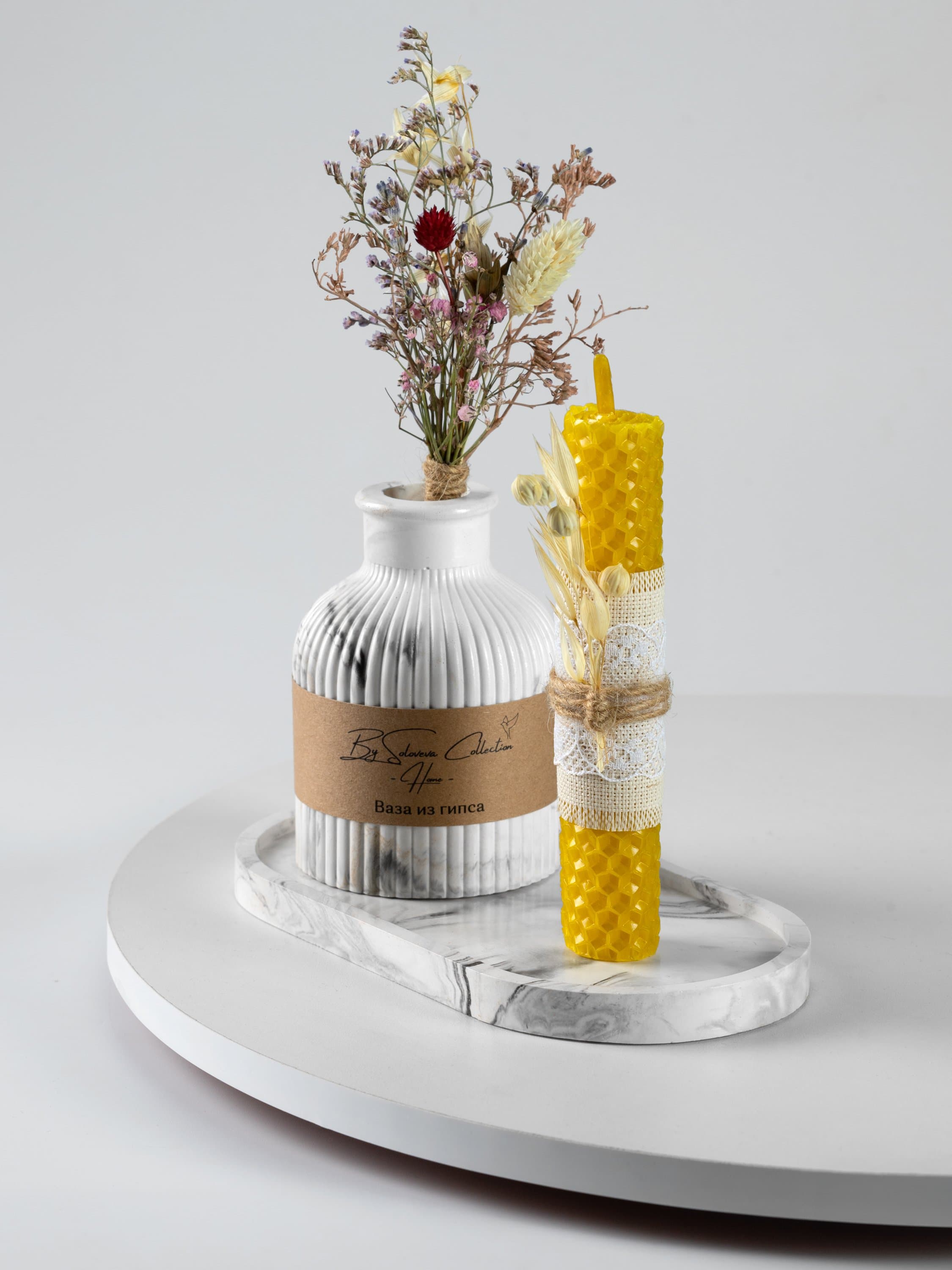 Жёлтая свеча из вощины